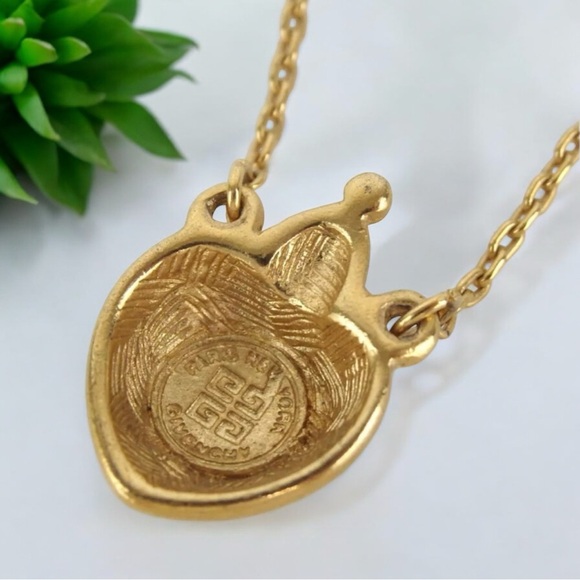 GIVENCHY Signature Vintage Necklace 😍🔥✨ - Picture 4 of 9